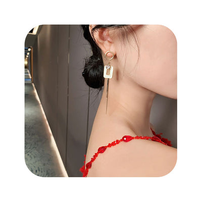 Boucle-d-Oreille-Asymetrique-Tendance